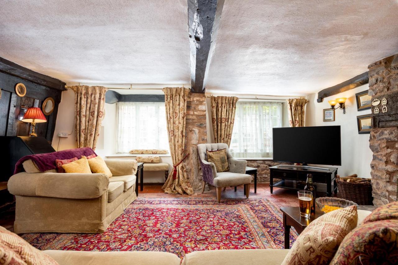 The Oval Villa Dunster Bagian luar foto